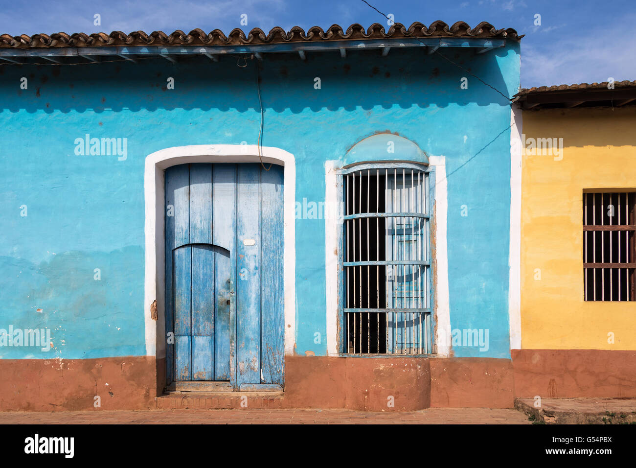 Façade de maison colorée dans une rue de Trinidad, Cuba Banque D'Images