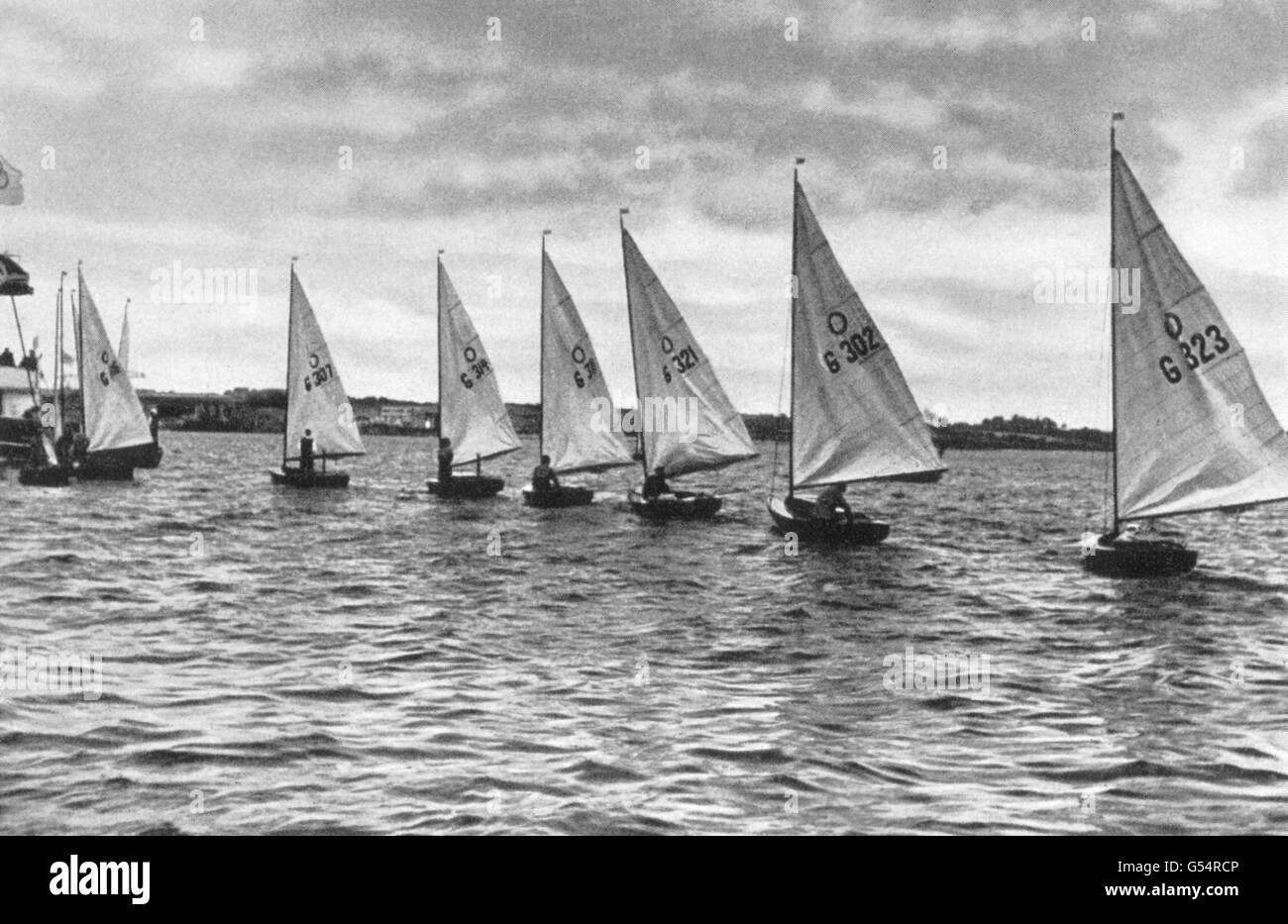 Jeux Olympiques - Berlin 1936 - voile - Kiel.La plus petite classe de bateaux, les dinghies olympiques (un homme) attendant le signal pour le début de leur course. Banque D'Images
