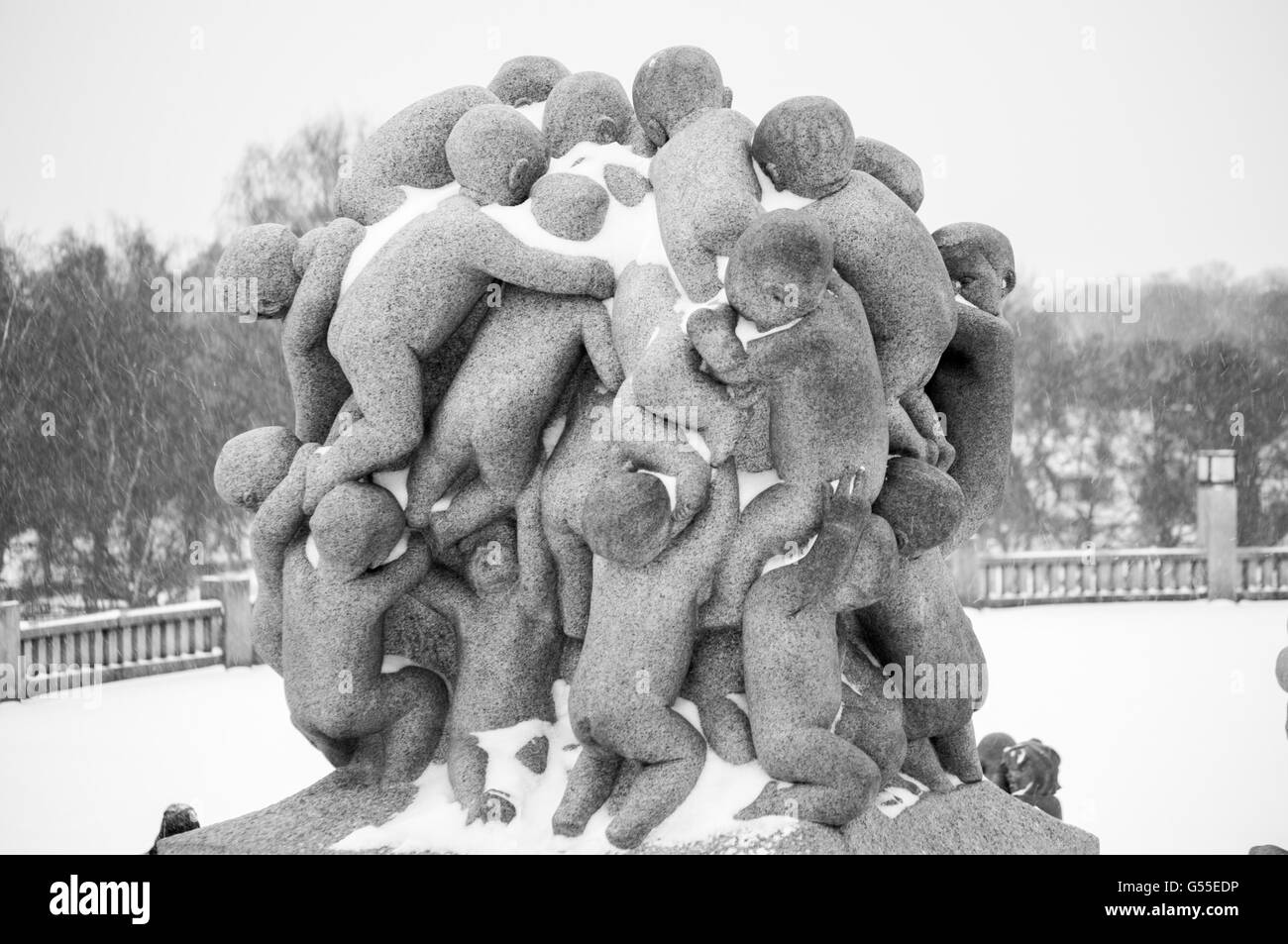 Gustav Vigeland Sculpture, Oslo, Norvège - image monochrome Banque D'Images