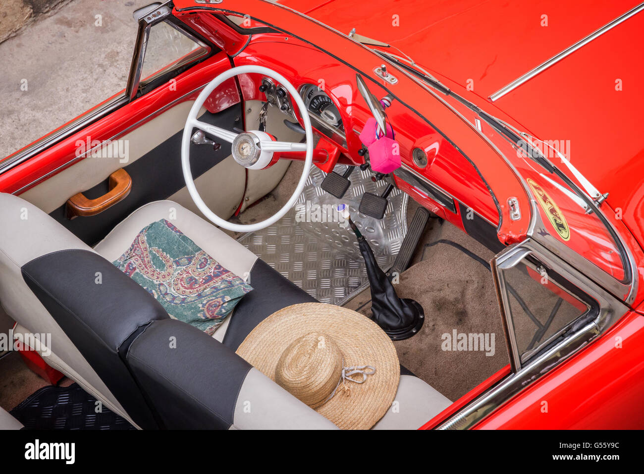 Vintage Classic voiture américaine, vue de dessus à La Havane, Cuba Banque D'Images