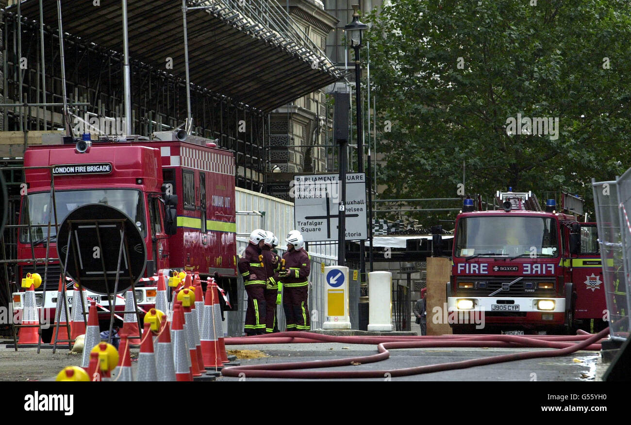 Les services d'urgence assistaient à un incendie dans la rue Great George, près de la place du Parlement à Londres, où ils contrôlaient un incendie au sous-sol d'un bâtiment près du Trésor.*Un porte-parole de la brigade des pompiers de Londres a déclaré que les premiers rapports suggéraient que des ouvriers auraient pu être piégés par le feu, bien qu'il n'y ait eu aucun rapport de pertes. Banque D'Images