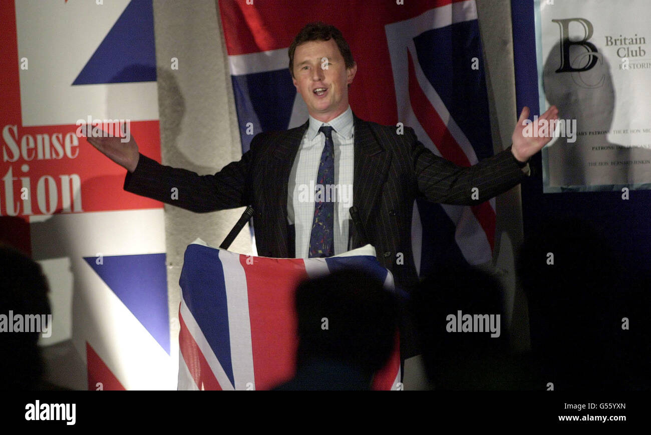 Nigel Evans, vice-président du Parti conservateur gallois, s'exprime à l'Union Rallye, dans le cadre d'un événement à Bournemouth lors de la Conférence du Parti conservateur. Banque D'Images