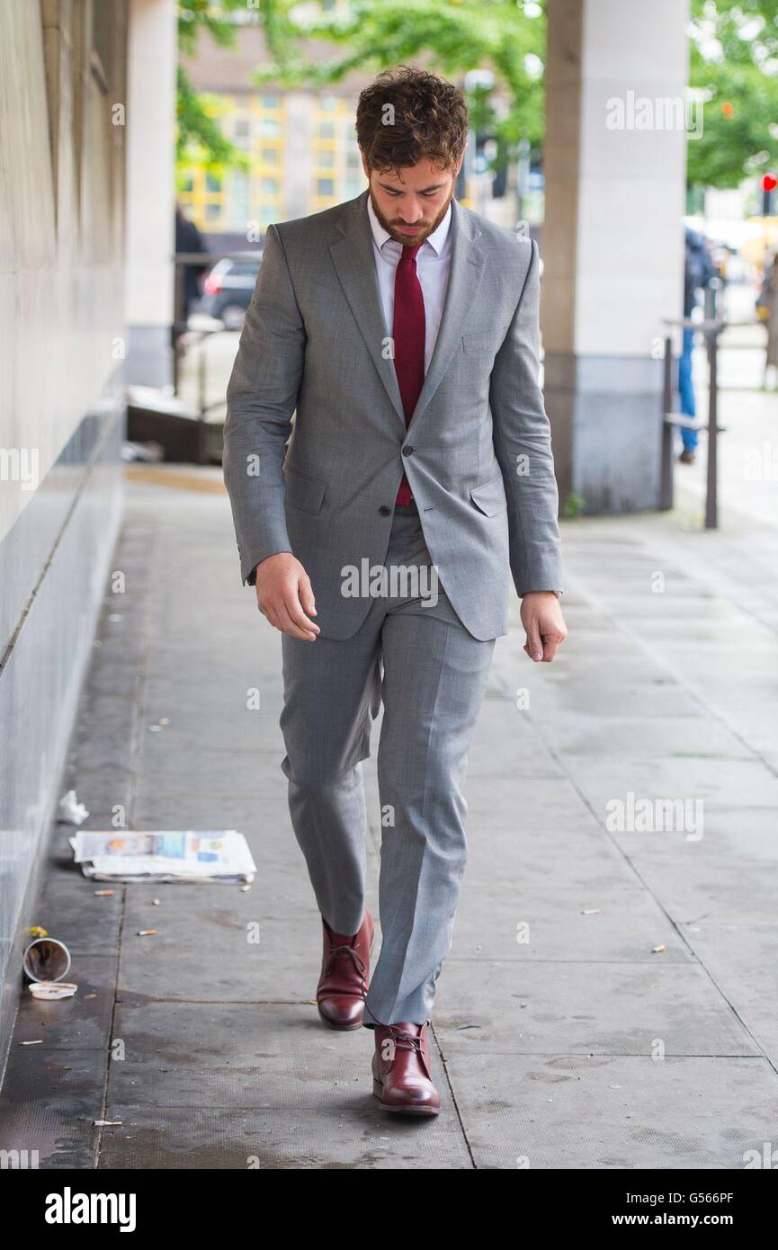 L'Angleterre et Sale Sharks rugby player Danny Cipriani laissant Westminster Magistrates' Court, Londres, où il est jugé pour l'alcool au volant. Banque D'Images