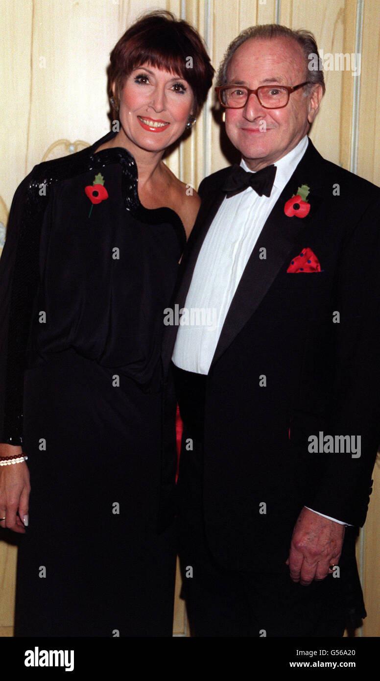 Anita Harris et David Jacobs au Gala Evening et remise de prix en l'honneur de célébrités Guild Unsung Heroes au four Seasons Hotel, Park Lane, Londres. Banque D'Images