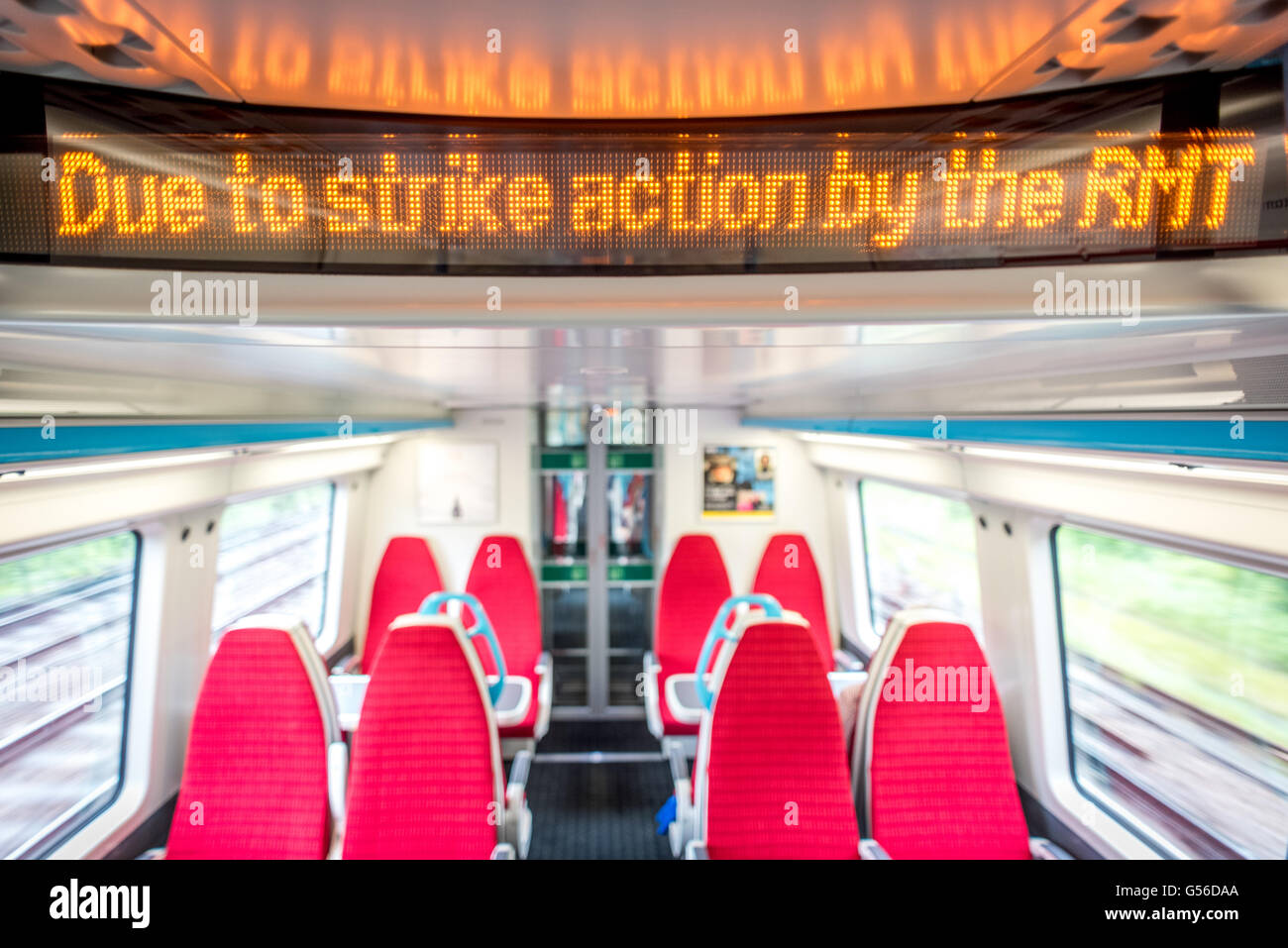 UK. 20 Juin 2016.Les passagers sur le train de Londres à Brighton ont été mis en garde à propos de la grève demain par les membres de l'Union européenne EGI. Crédit : Andrew Hasson/Alamy Live News Banque D'Images