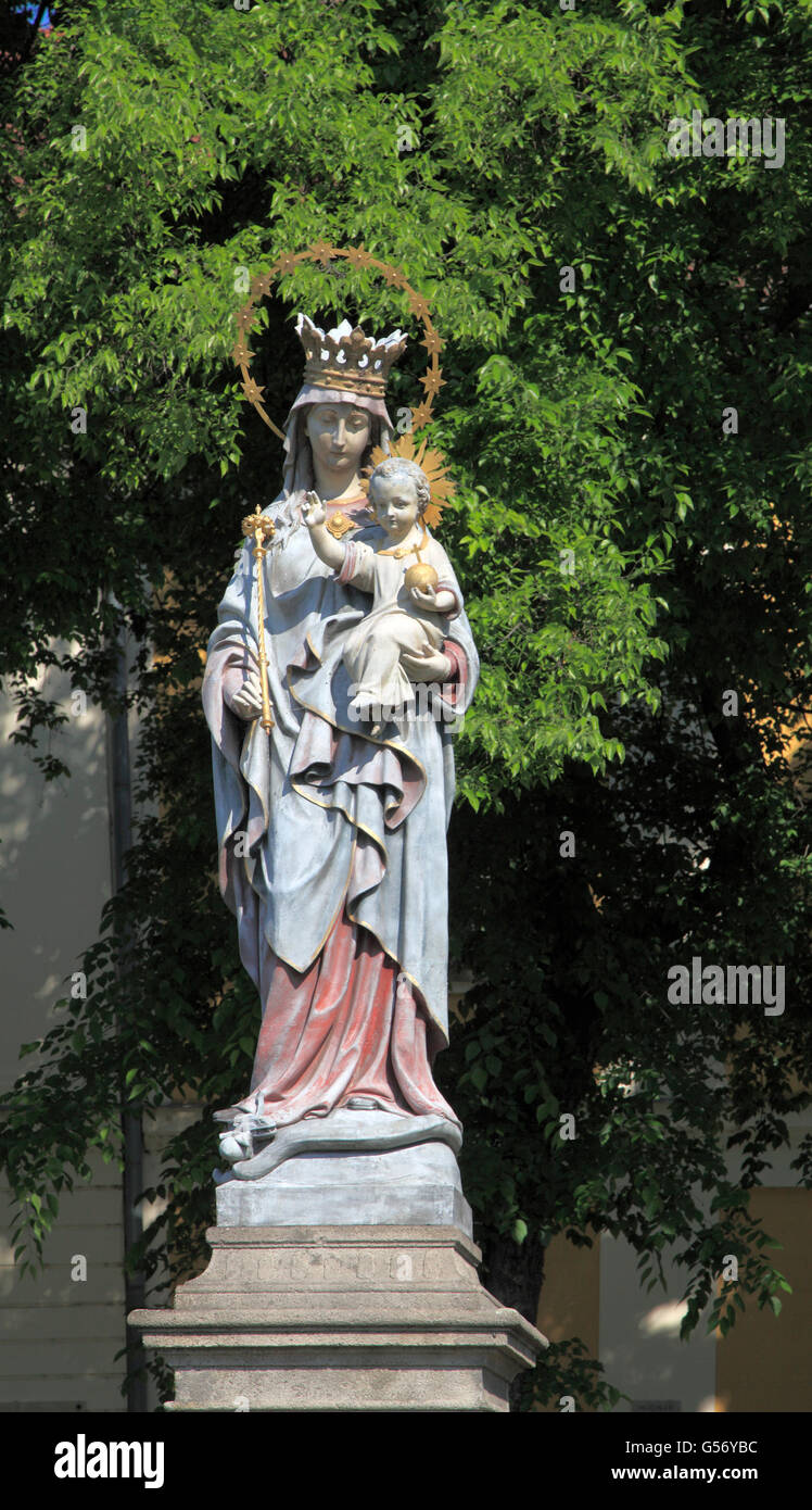 Hongrie Vác Vca Konstantin Square Marie & statue de l'Enfant Jésus Banque D'Images