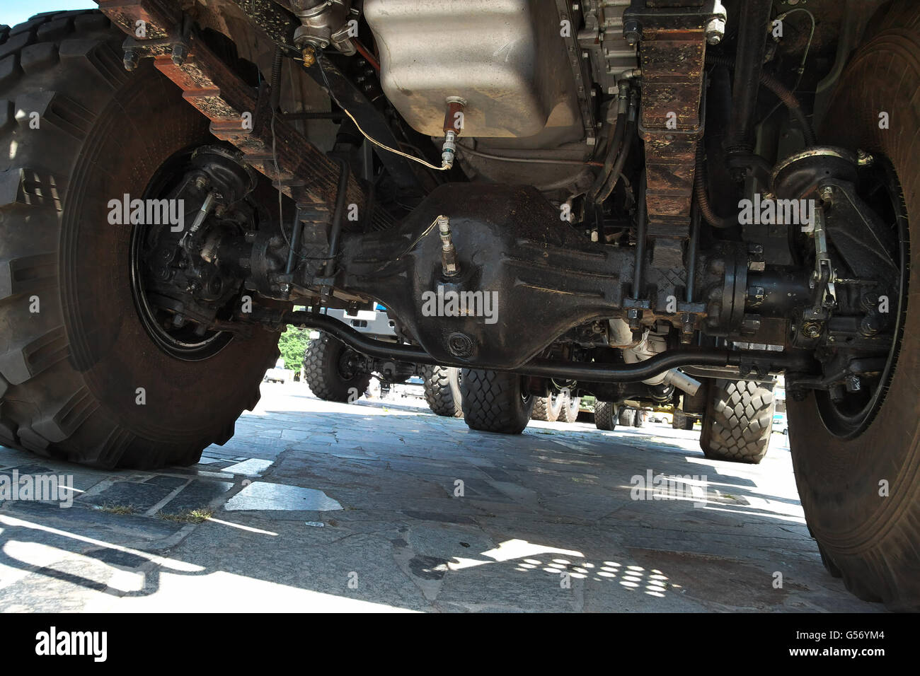 Truck suspension Banque de photographies et d'images à haute résolution -  Alamy