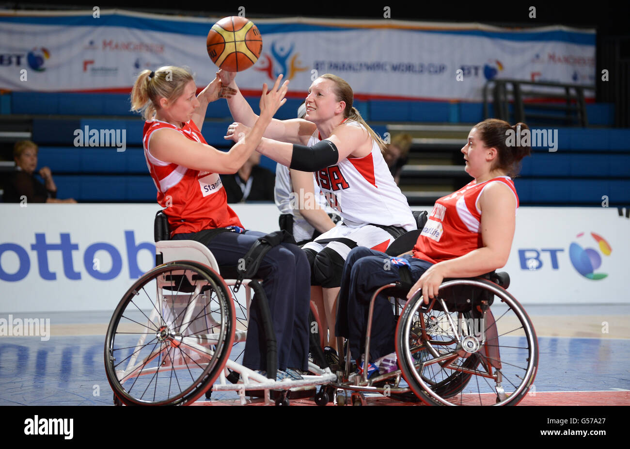 Action de match du match de basket-ball en fauteuil roulant pour femmes entre Great La Grande-Bretagne et les États-Unis à la coupe du monde paralympique de BT Banque D'Images