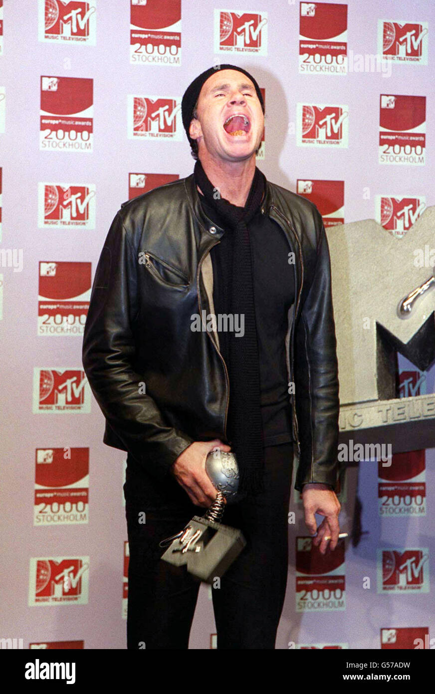 Chad Smith, du groupe de rock américain The Red Hot Chili Peppers, a remporté le prix du meilleur rock pour le groupe, lors des MTV Europe Music Awards, qui se sont tenus au Globe Arena de Stockholm, en Suède. Banque D'Images