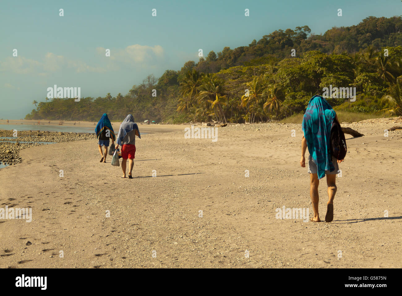 La marche dans le désert , plage de sable de Costa Rica Banque D'Images