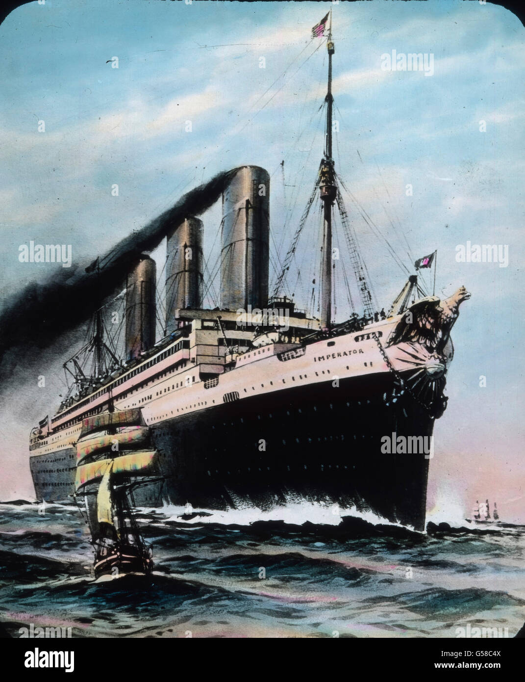 Ein deutsches zeitgenössisches der Schiff RMS Titanic war der Imperator, der für die HAPAG-Linie fuhr. Das Schiff fuhr Später Unter dem Namen für die RMS Berengaria Cunard en 1946 weiter bis es verschrottet Rosyth wurde. Le voyage inaugural du Titanic 1912 - Imperator, paquebot allemand, similaire à Titanic, histoire, historique, illustration, Carl Simon, lame de verre colorée à la main Banque D'Images