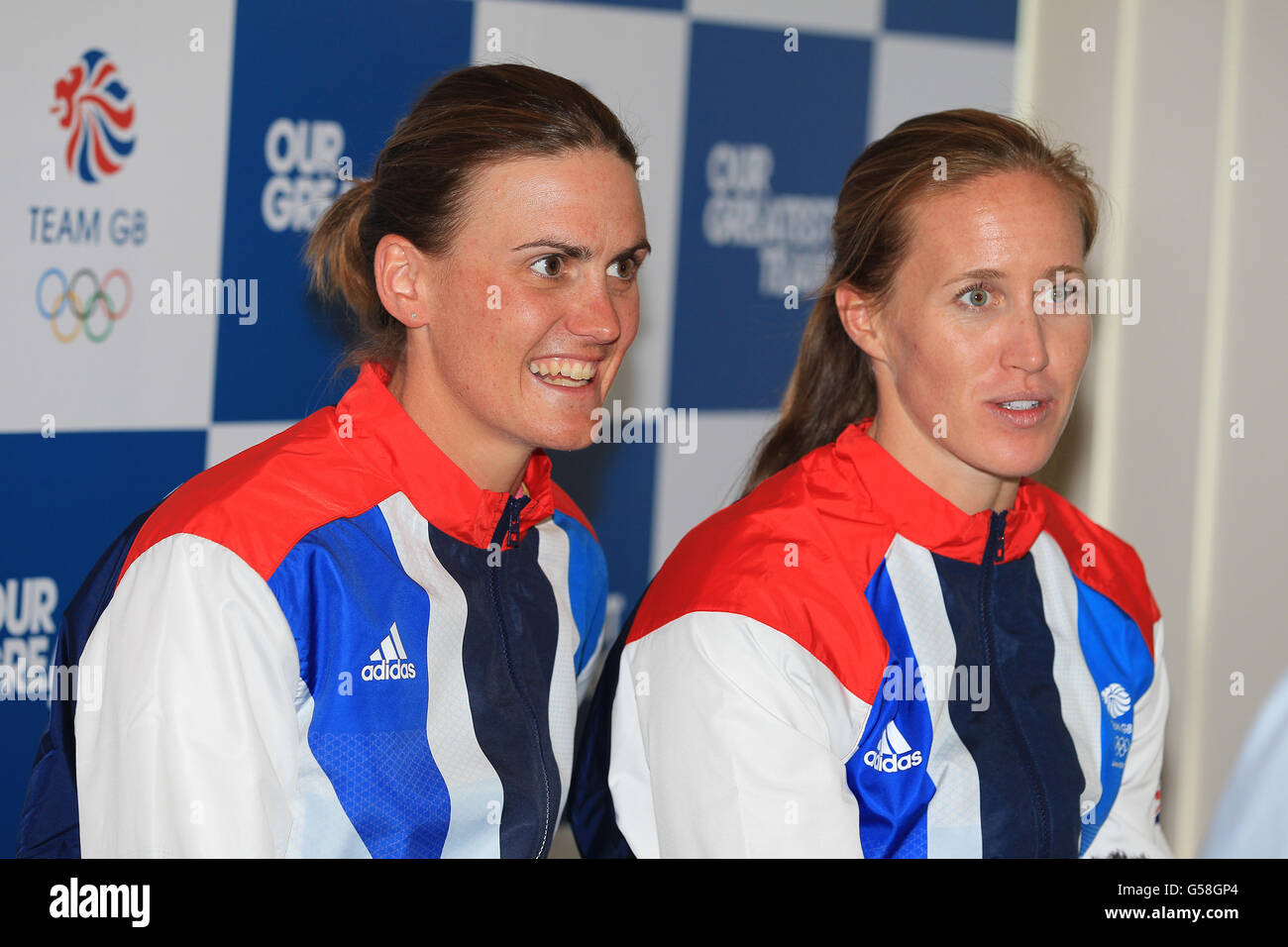Jeux olympiques - Jeux olympiques de Londres 2012 - Team GB Kitting out - Rowing -Loughborough University.Helen Stanning et Helen Glover lors de la séance de kitting-out de Londres 2012 à l'université de Loughborough, Loughborough. Banque D'Images