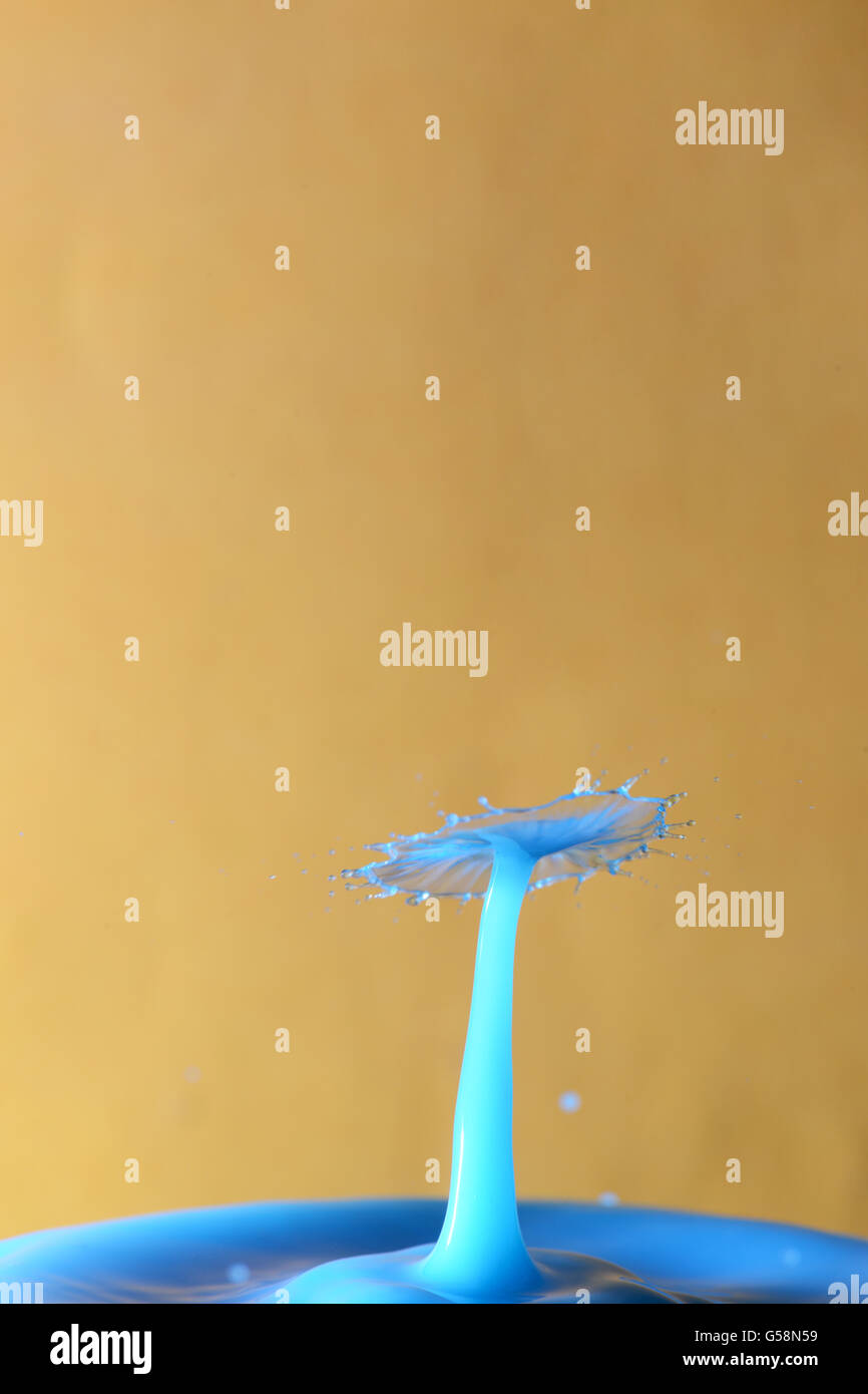 Éclaboussures de collision de gouttes d'eau prises à la photographie à haute vitesse Banque D'Images
