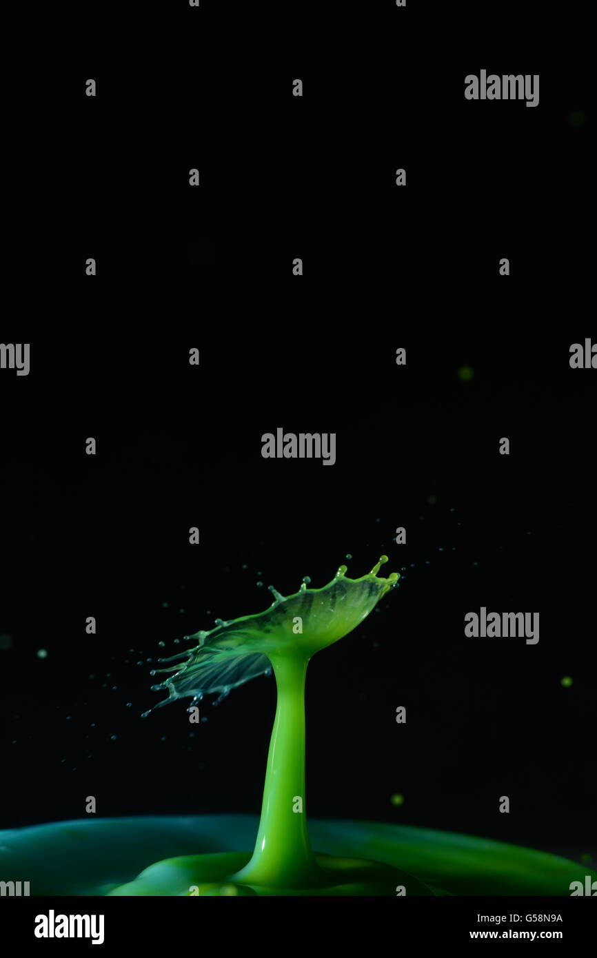 Éclaboussures de collision de gouttes d'eau prises à la photographie à haute vitesse Banque D'Images