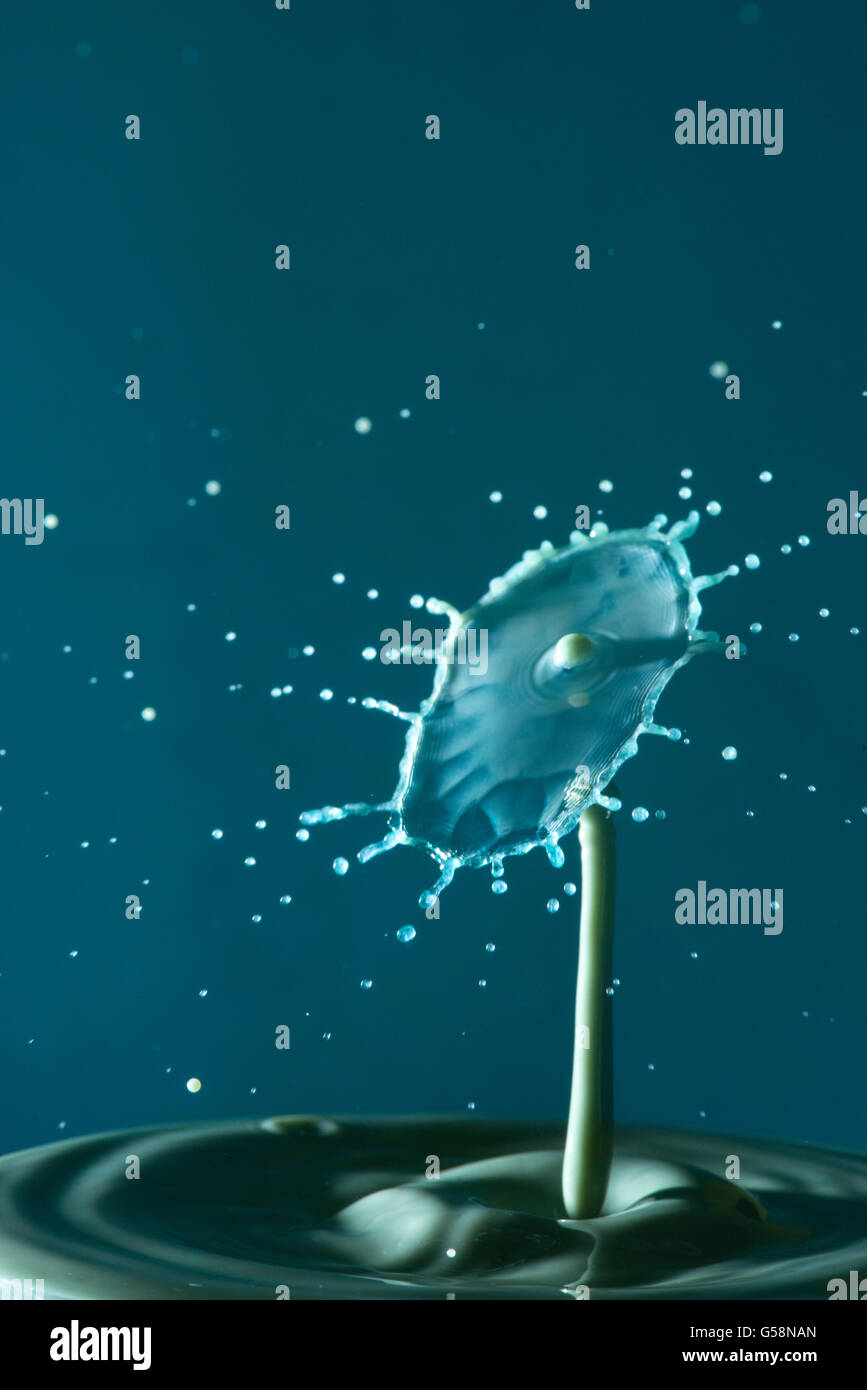 Éclaboussures de collision de gouttes d'eau prises à la photographie à haute vitesse Banque D'Images
