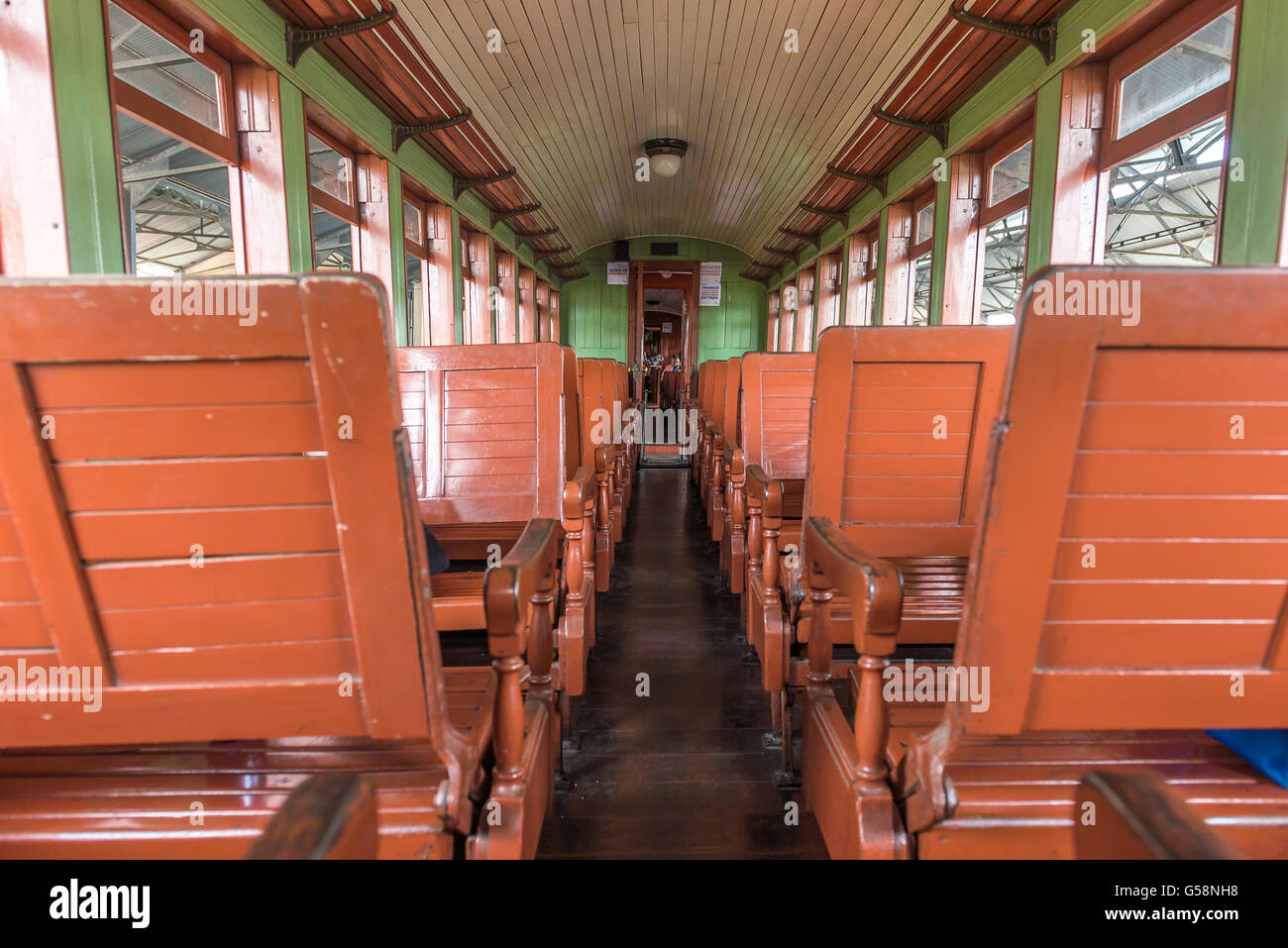 Tiradentes, Brésil, Dec 30, 2015 : wagon Vue intérieure d'un vieux train peuvent fumer dans Tiradentes, un patrimoine mondial de l'ic coloniale Banque D'Images
