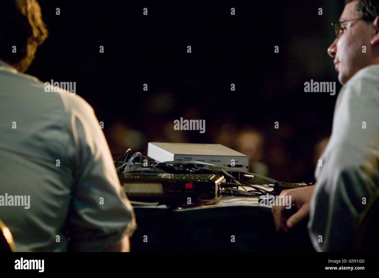 Expert Telecom Matt Blaze (L) & Micah Sherr, sur l'application de la loi en évitant d'écoute au cours de l'espoir, les pirates' convention, 22 juillet 2006 Banque D'Images