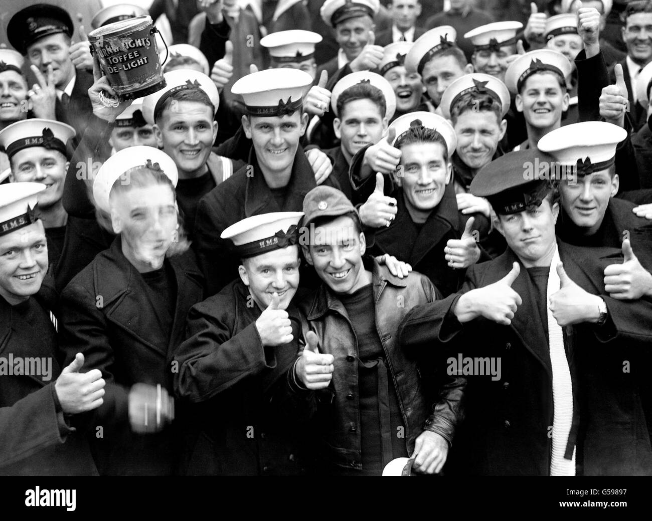 Les forces militaires britanniques - Royal Navy - rapatriement - PORTSMOUTH - 1945 Banque D'Images