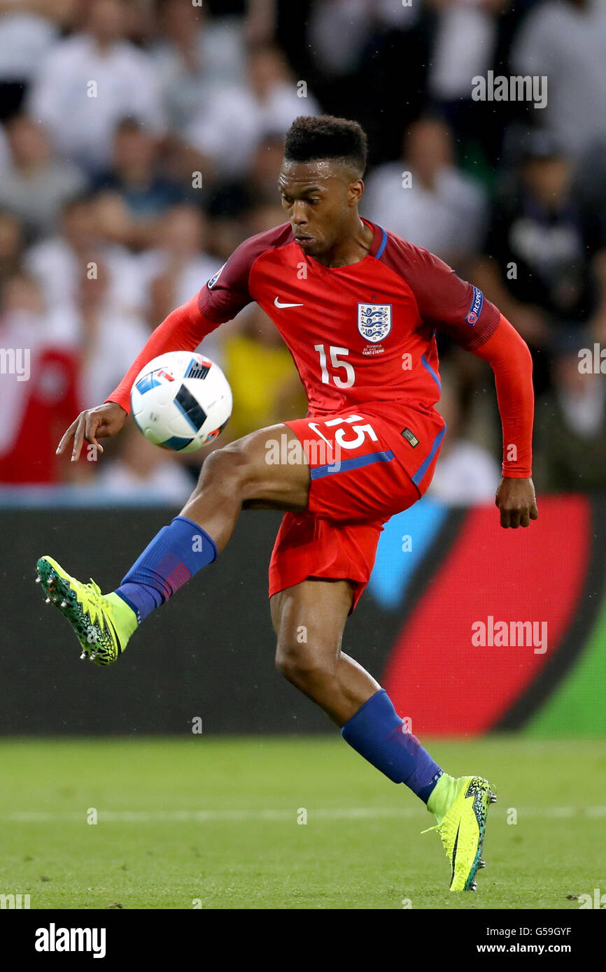 L'Angleterre Daniel Sturridge en action au cours de l'UEFA Euro 2016, Groupe B match au Stade Geoffroy Guichard, Saint-Etienne. Banque D'Images