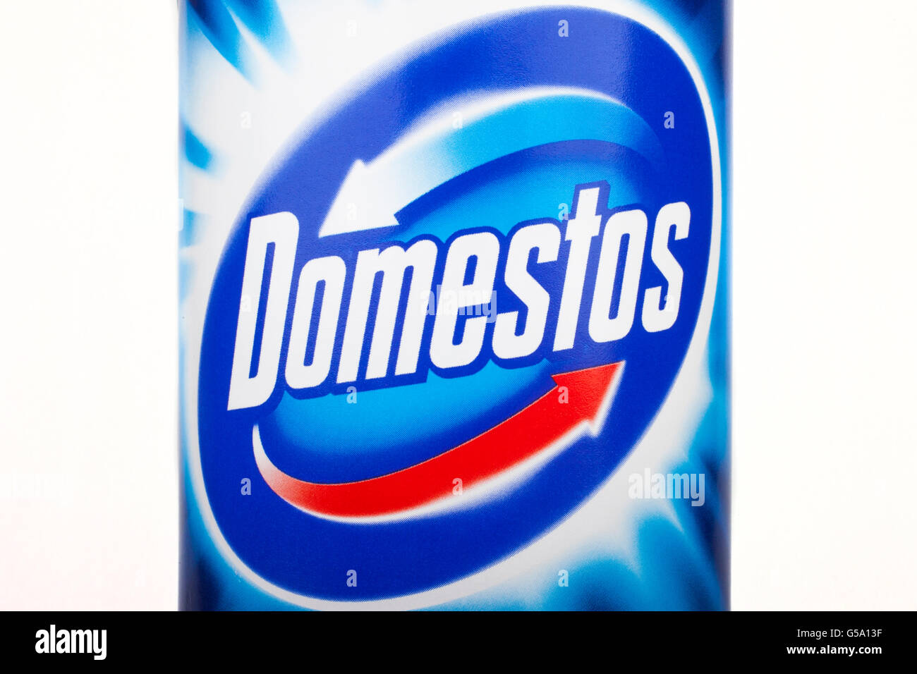 Londres, Royaume-Uni - 16 juin 2016 : le Domestos logo sur un de leurs produits de nettoyage, le 16 juin 2016. La gamme des D Banque D'Images