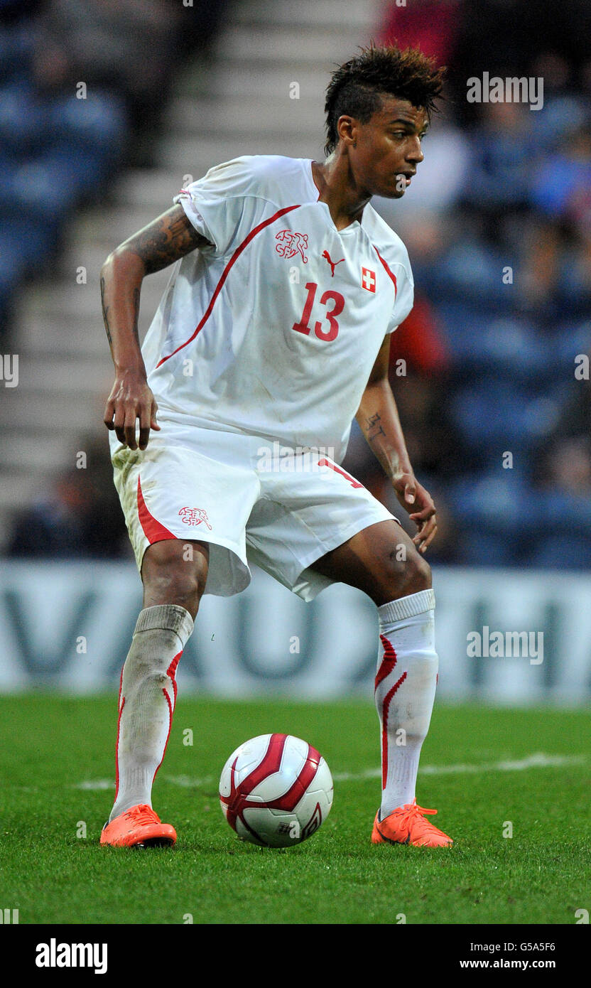 Football - Championnat U19 de l'UEFA - épreuve d'élite - Angleterre / Suisse - Deepdale. Martin Angha en Suisse Banque D'Images