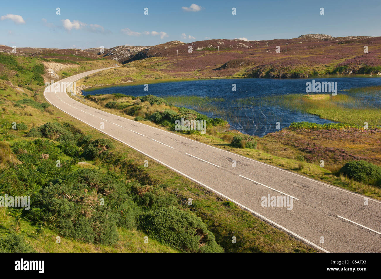 Scenic Route près de Bettyhill nord, Sutherland, Scotland - cette route fait partie de la côte nord de l'itinéraire 500. Banque D'Images