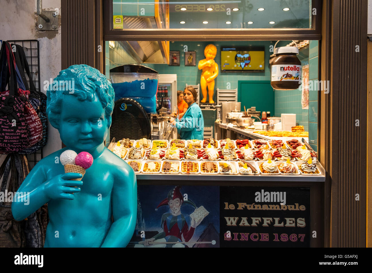 Manneken Pis Gaufres ice cream cone waffle shop Banque D'Images