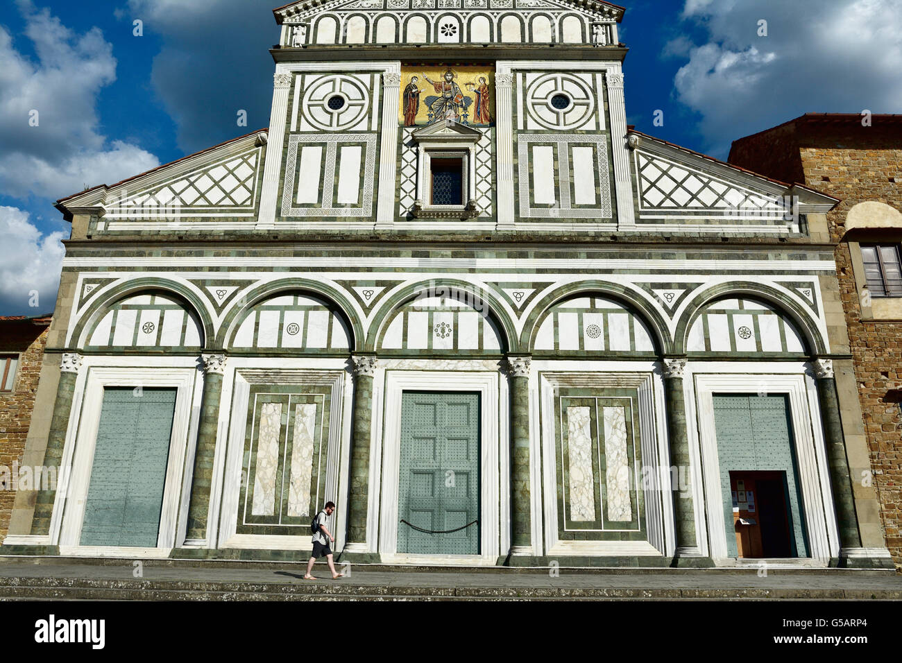 San Miniato al Monte, Saint Minias sur la montagne, est une basilique à Florence, debout sur un des points les plus élevés dans la ville. Banque D'Images San Miniato al Monte, Saint Minias sur la montagne, est une basilique à Florence, debout sur un des points les plus élevés dans la ville. Banque D'Images