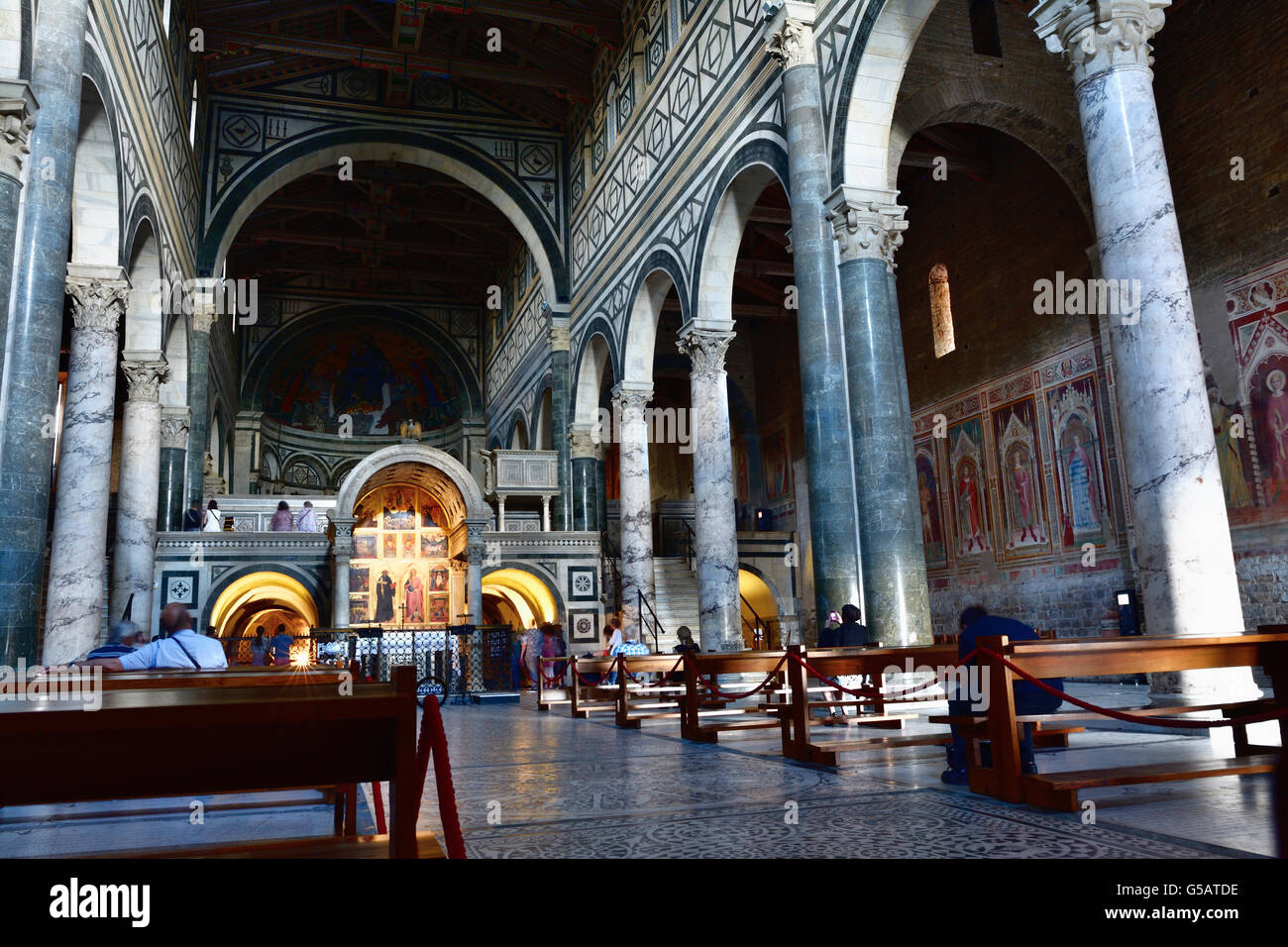 San Miniato al Monte, Saint Minias sur la montagne, est une basilique à Florence, debout sur un des points les plus élevés dans la ville. Banque D'Images San Miniato al Monte, Saint Minias sur la montagne, est une basilique à Florence, debout sur un des points les plus élevés dans la ville. Banque D'Images