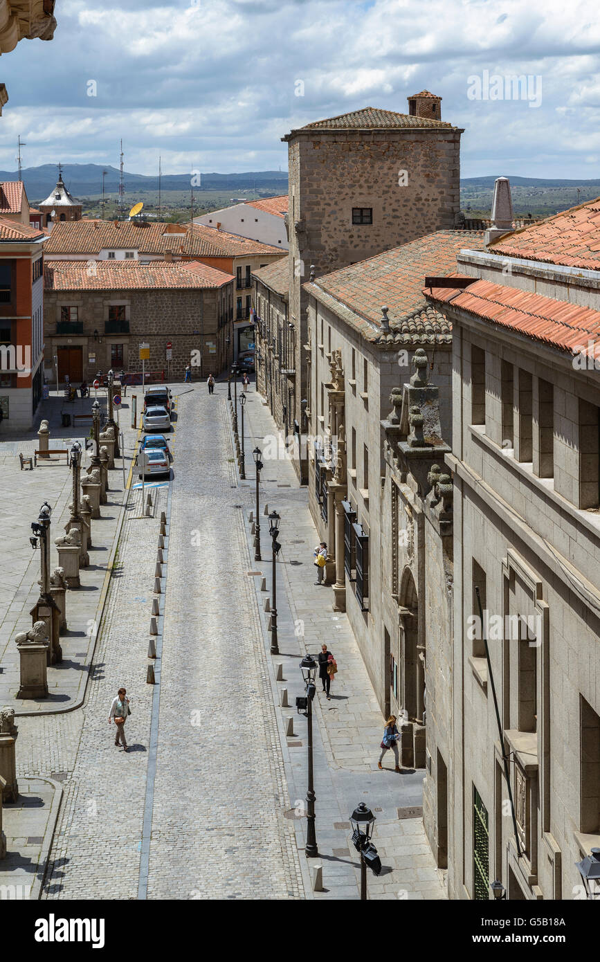 Vue de la ville d'Avila en Castille et Leon, Espagne, post office building Banque D'Images Vue de la ville d'Avila en Castille et Leon, Espagne, post office building Banque D'Images