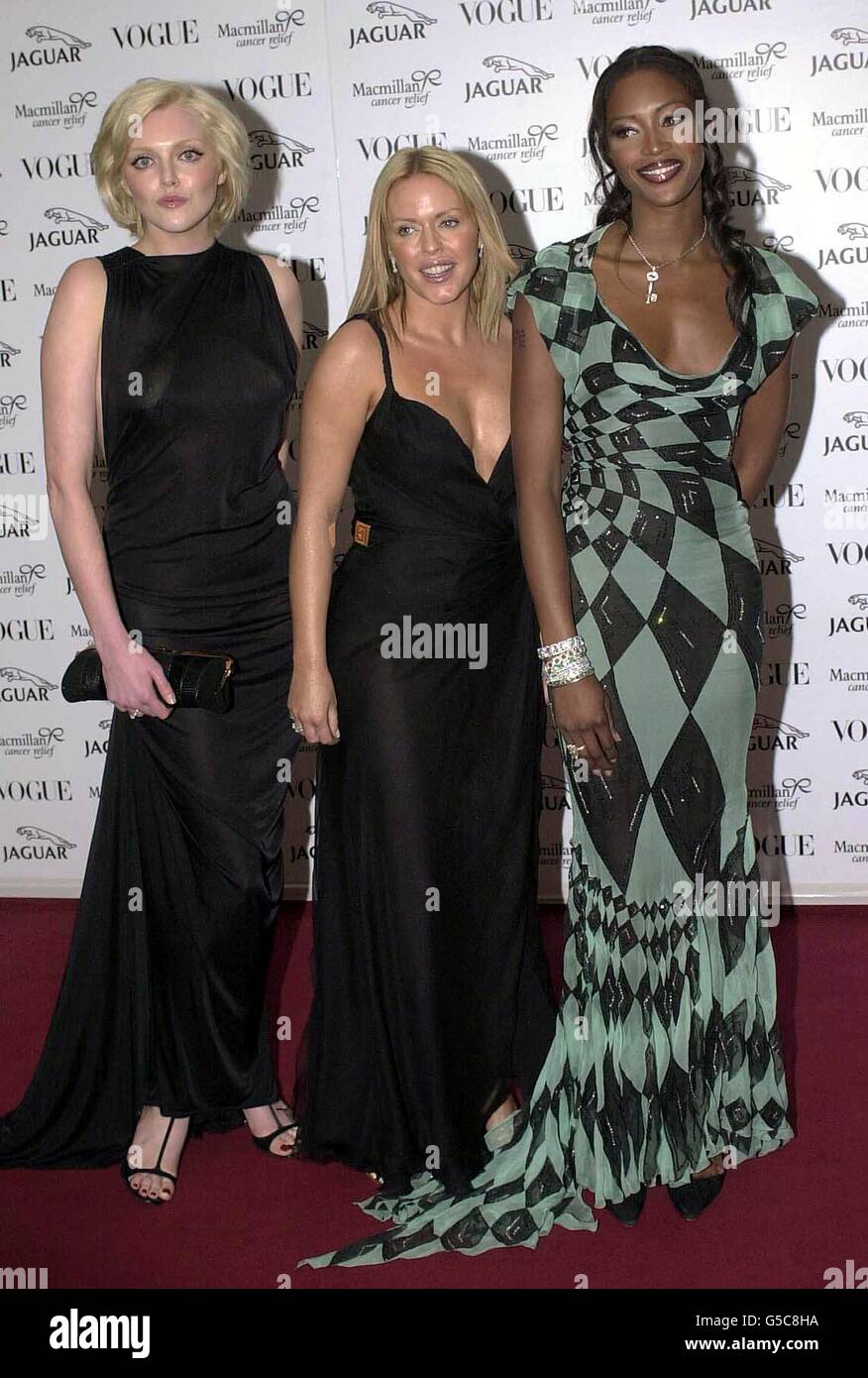 L'actrice et mannequin Patsy Kensit (au centre) et les mannequins Sophie Dahl (à gauche) et Naomi Campbell arrivent au dîner de gala de charité « sa mode » au Waddesdon Manor, dans le Buckinghamshire.Le dîner sera suivi par des créateurs de mode, des mannequins et des célébrités.* ... et est en aide au fonds de secours contre le cancer McMillan. Banque D'Images