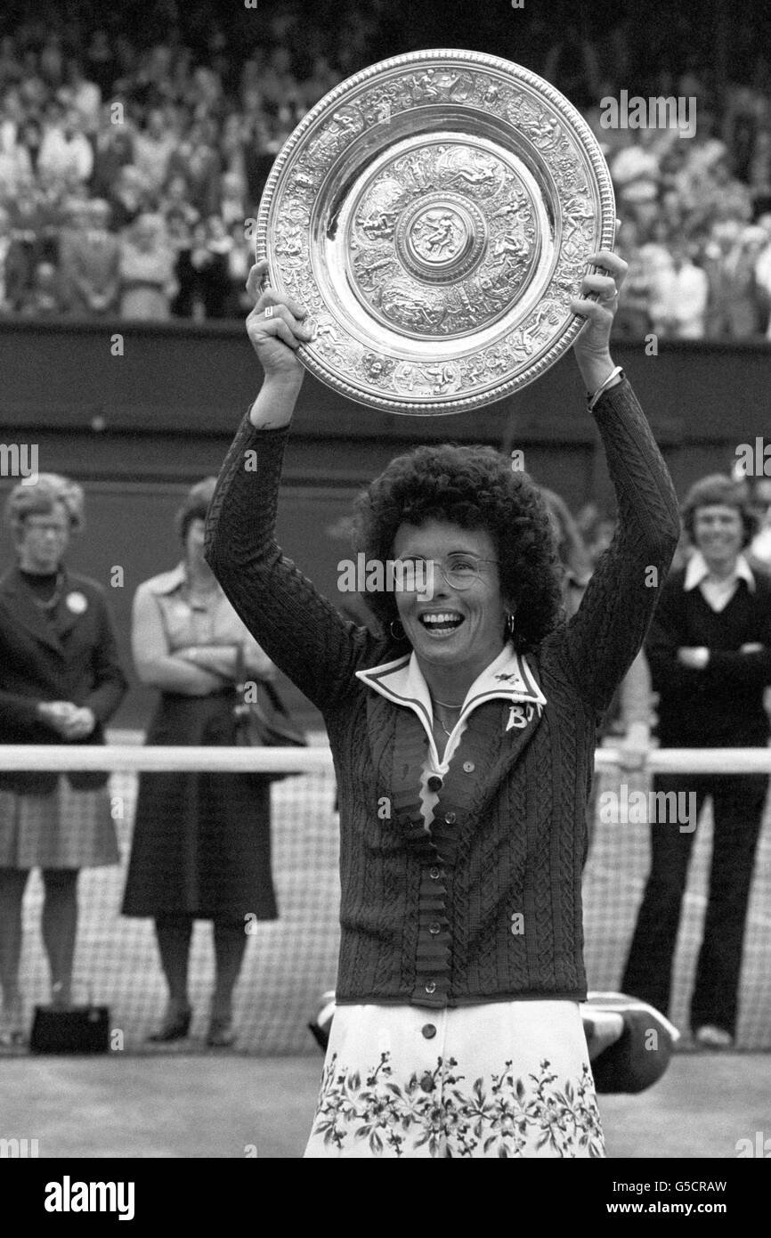 Tennis - Wimbledon - finale dames - Billie Jean King v Evonne Cawley -  Centre Court Photo Stock - Alamy