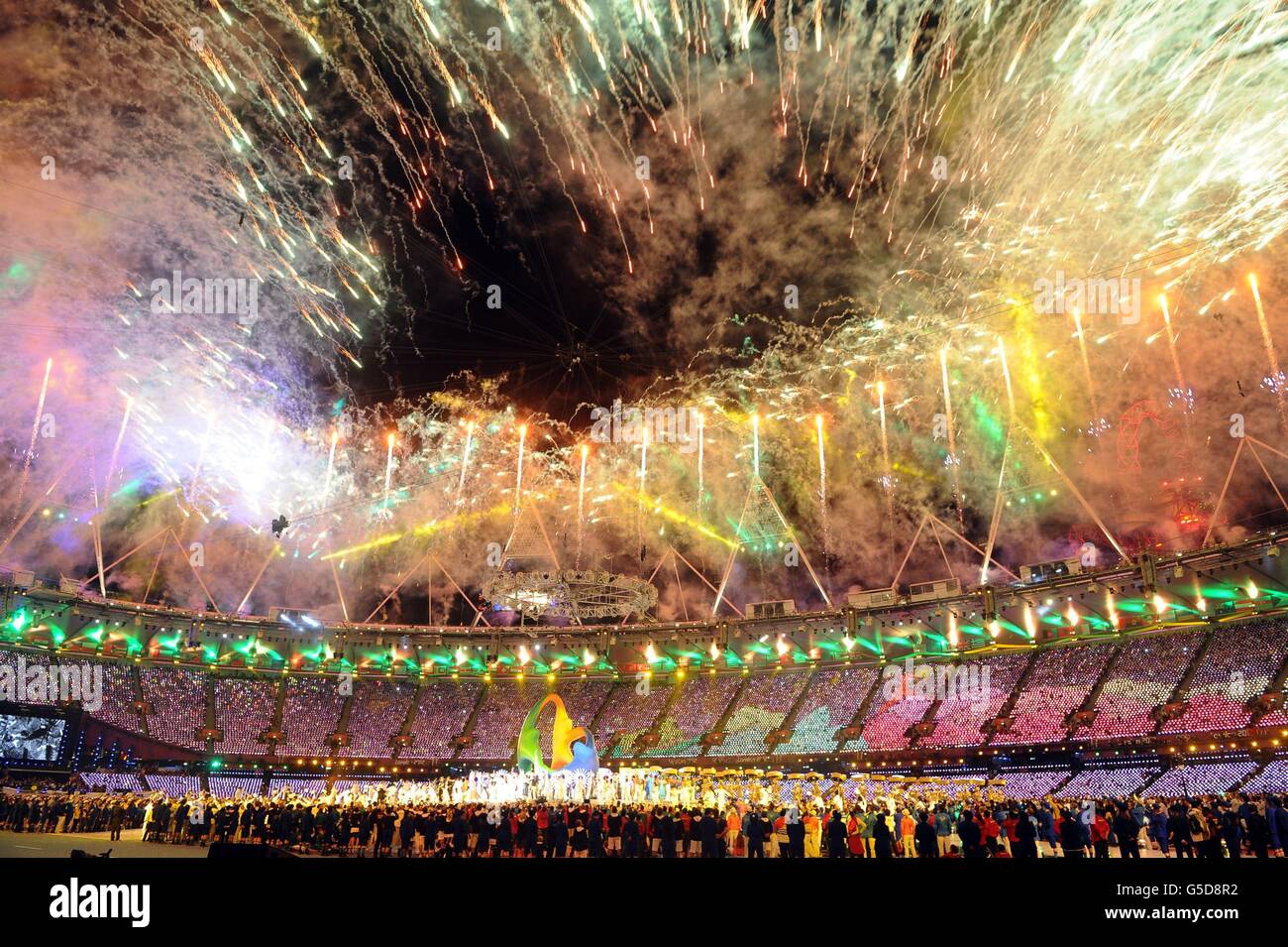 Jeux Olympiques de Londres - jour 16.Feux d'artifice lors de la cérémonie de clôture des Jeux Olympiques de Londres 2012, Londres Banque D'Images