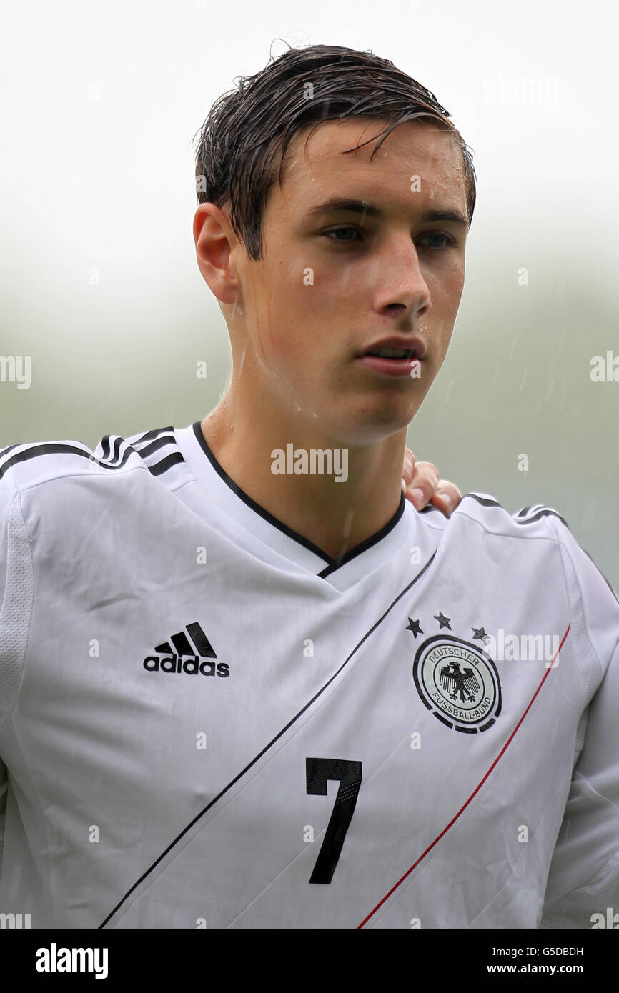 Football - International Challenge Match - Scotland U19 / Germany U19 - The Falkirk Stadium.Dominik Kohr, Allemagne Banque D'Images Football - International Challenge Match - Scotland U19 / Germany U19 - The Falkirk Stadium.Dominik Kohr, Allemagne Banque D'Images