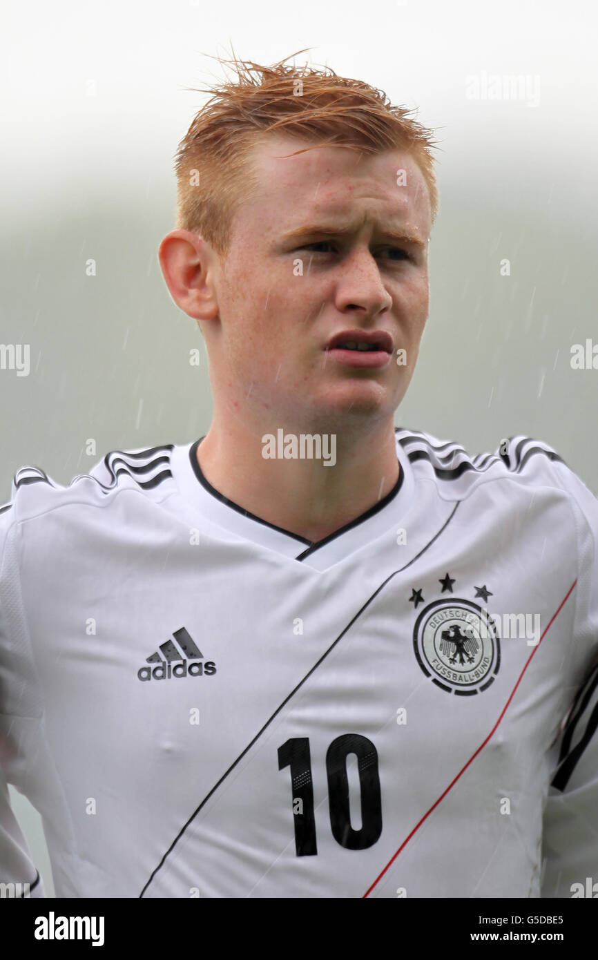 Football - International Challenge Match - Scotland U19 / Germany U19 - The Falkirk Stadium. Sebastian Kerk, Allemagne Banque D'Images Football - International Challenge Match - Scotland U19 / Germany U19 - The Falkirk Stadium. Sebastian Kerk, Allemagne Banque D'Images