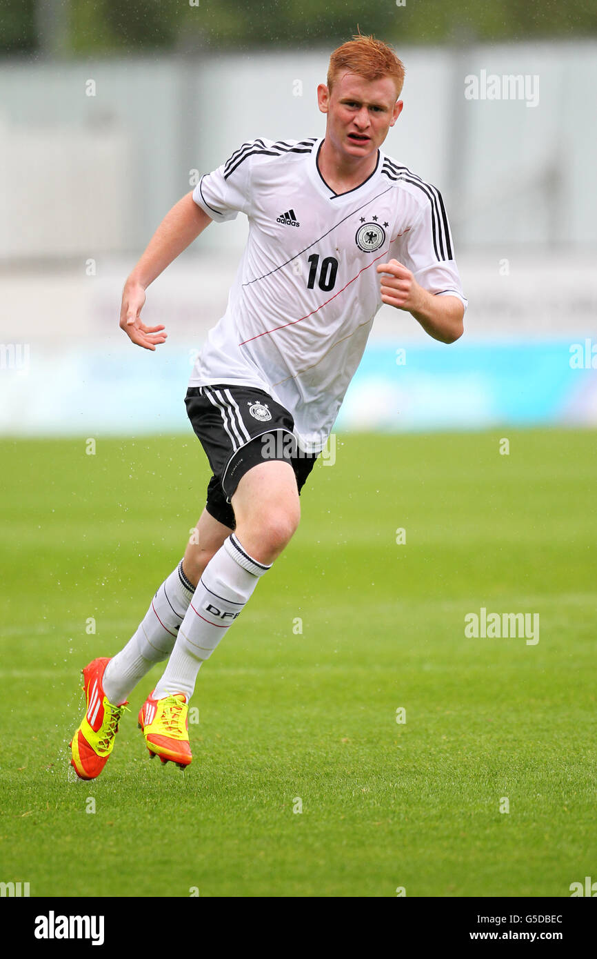 Football - International Challenge Match - Scotland U19 / Germany U19 - The Falkirk Stadium. Sebastian Kerk, Allemagne Banque D'Images Football - International Challenge Match - Scotland U19 / Germany U19 - The Falkirk Stadium. Sebastian Kerk, Allemagne Banque D'Images