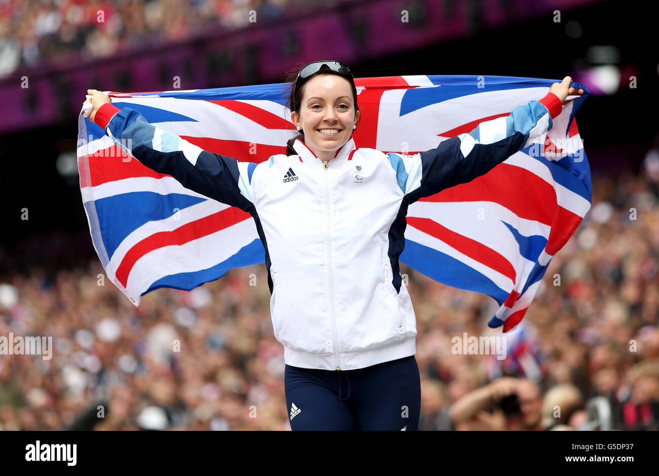 Jeux paralympiques de Londres - jour 4.Stef Reid, de Grande-Bretagne, célèbre sa médaille d'argent au Women's long Jump T42/44 au stade olympique de Londres. Banque D'Images