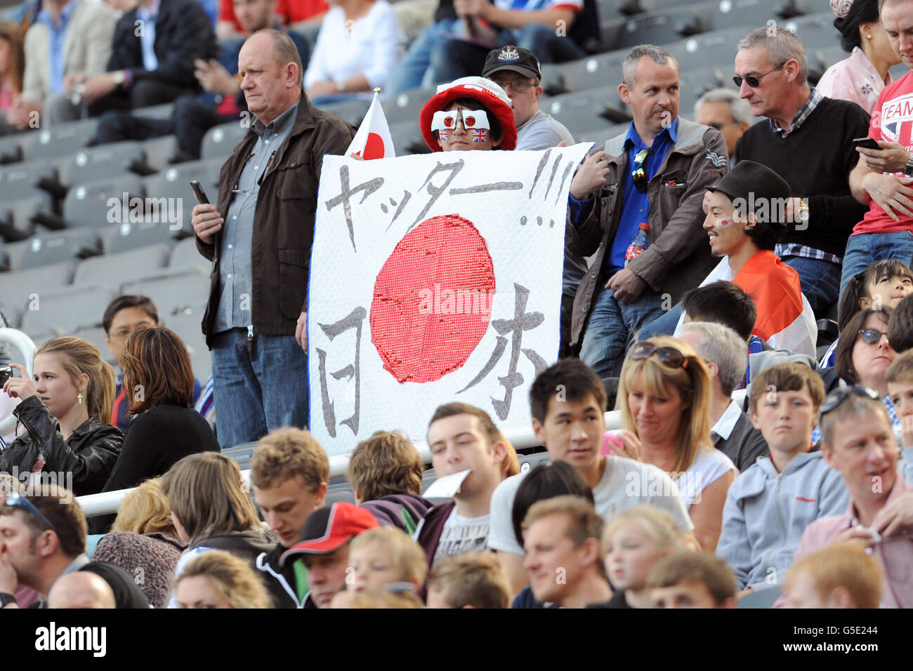 Jeux Olympiques de Londres, 2e jour. Les fans japonais avant le match Banque D'Images