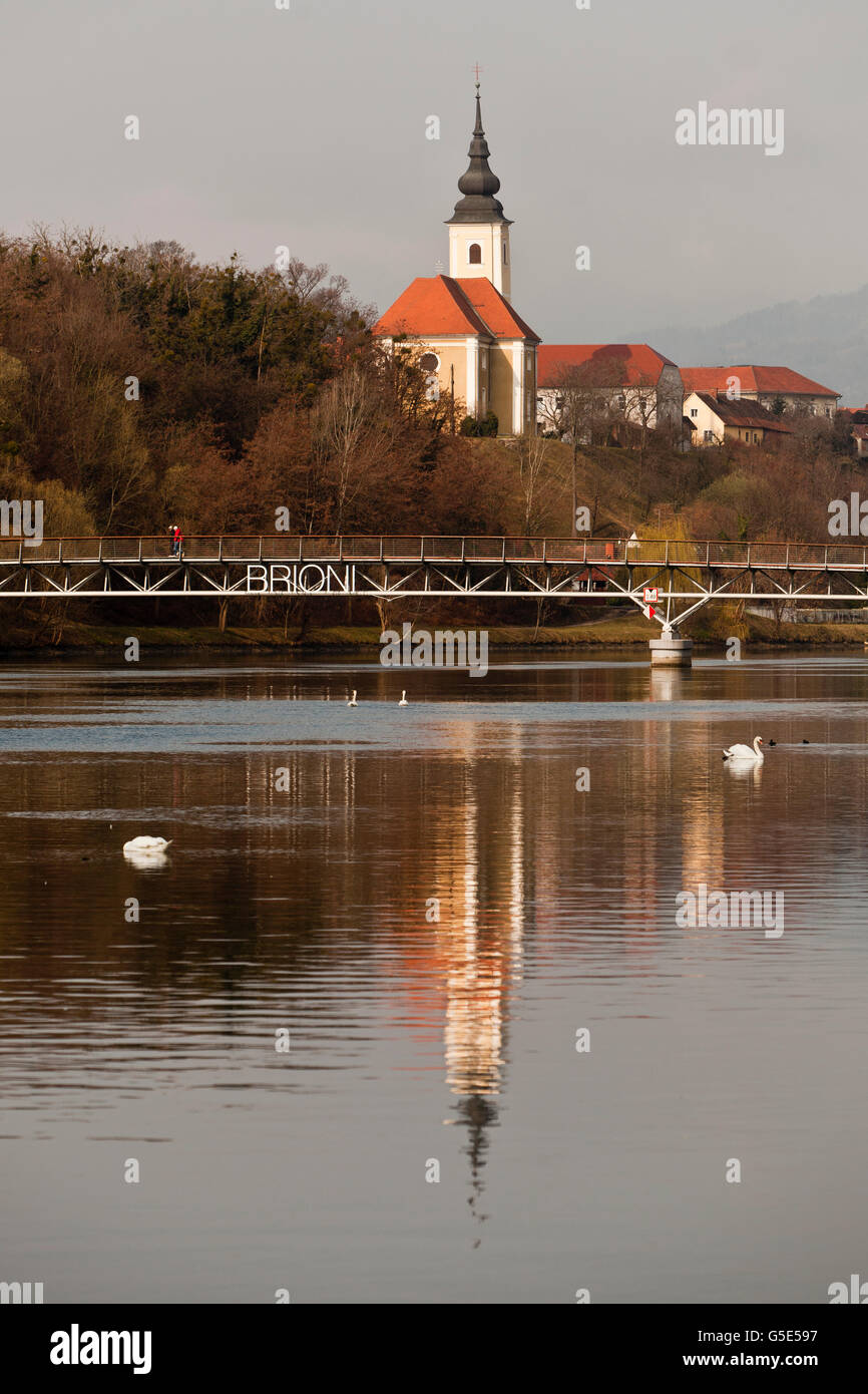 Chapelle à côté de la rivière Drava, Maribor, Slovénie, Europe Banque D'Images