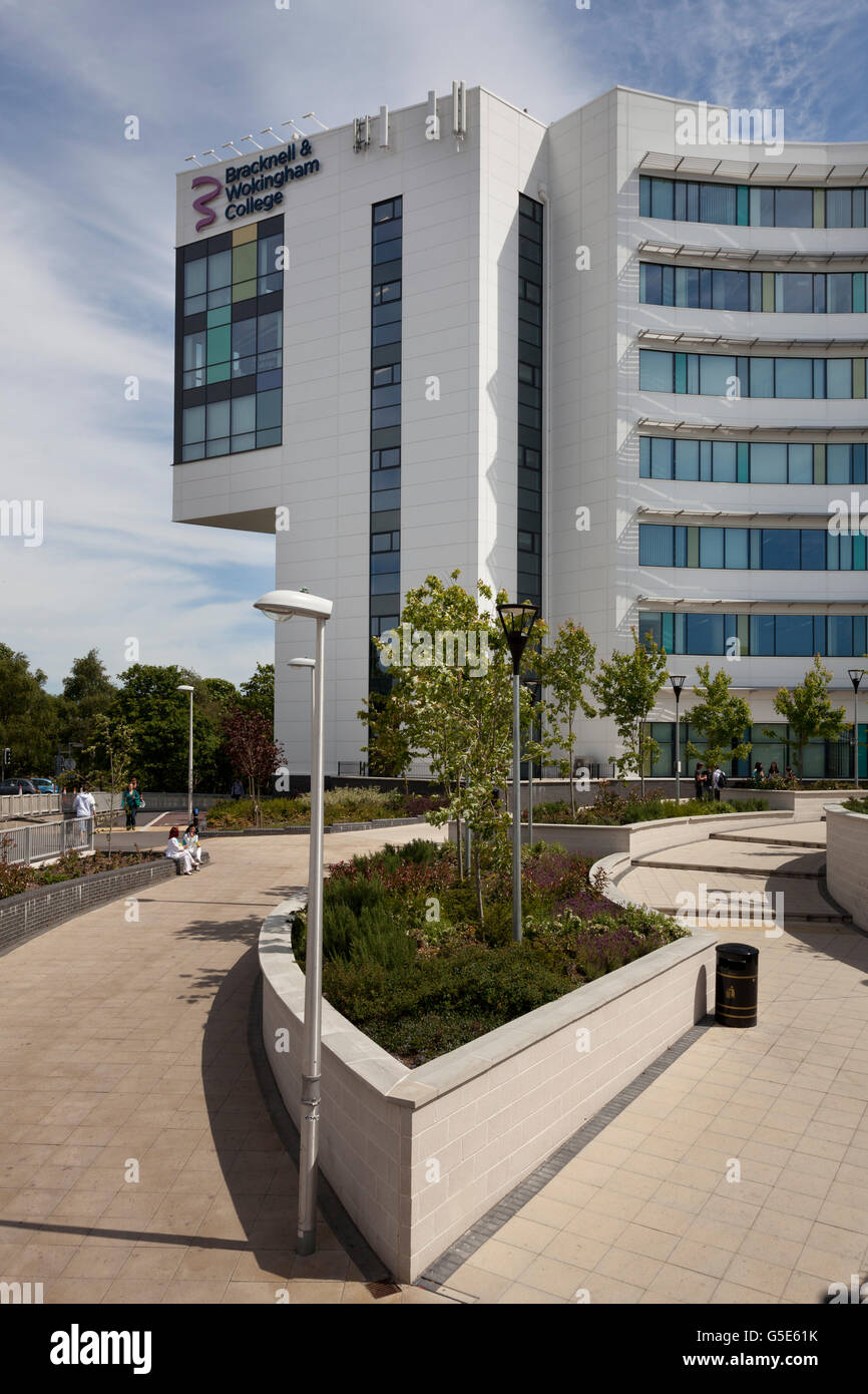 & Bracknell Wokingham College extérieurs, Bracknell, Berkshire, Angleterre, Royaume-Uni, Europe Banque D'Images