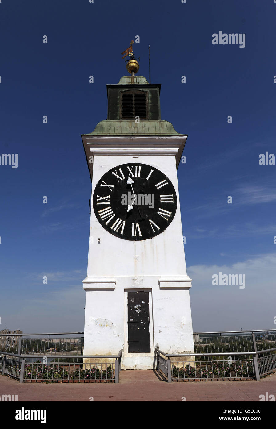 Voyage - Novi Sad - Serbie.Vue générale de l''horloge inversée de la forteresse de Petrovaradin à Novi Sad Banque D'Images