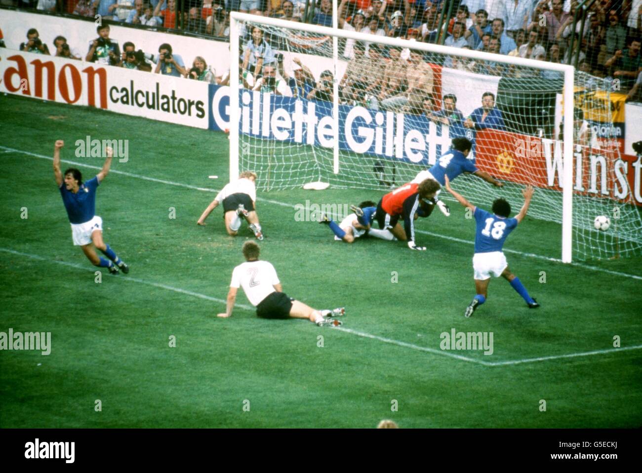 Soccer - Finale de la Coupe du Monde FIFA 1982 - Italie / Allemagne de l'Ouest - Santiago Bernabeu Stadium Banque D'Images