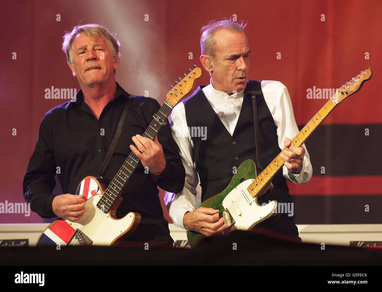 Statu quo sur scène au concert BBC radio 2 en direct à Hyde Park, dans le centre de Londres. Banque D'Images