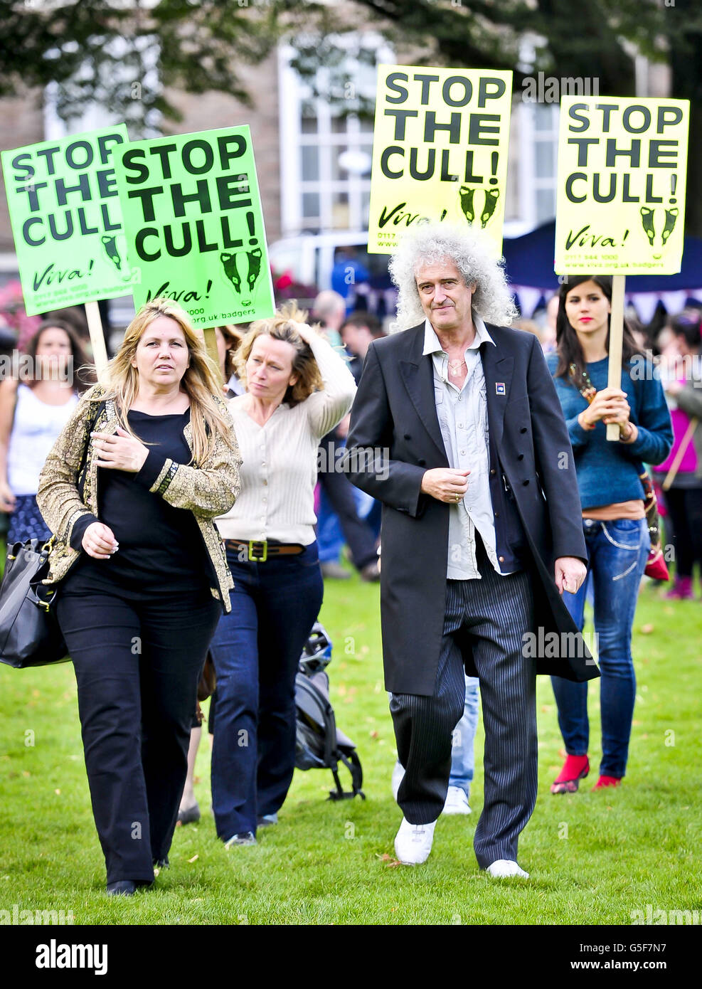 Le guitariste Queen Brian May assiste à un rassemblement sur College Green, Bristol, pour marquer le lancement d'une nouvelle campagne nationale appelée « Stop the Cull », Ce qui est une réponse unie des organismes de protection des animaux opposés à la mise en place du blaireau dans le Sud-Ouest plus tard ce mois-ci. Banque D'Images