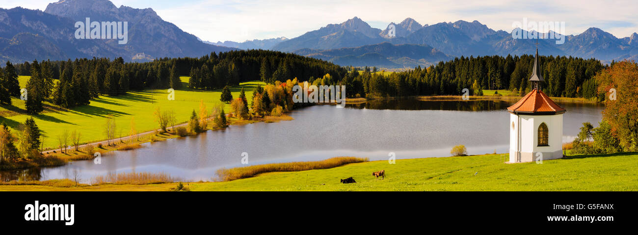 Paysage panoramique en Bavière avec le lac et les montagnes Banque D'Images