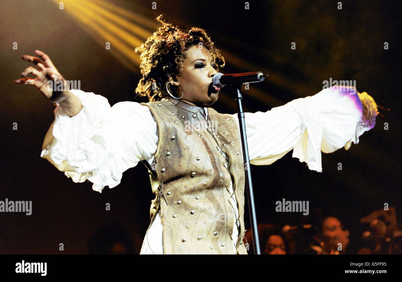 La chanteuse américaine R'n'B Macy Gray se présente au Old Vic Theatre de Londres. Banque D'Images