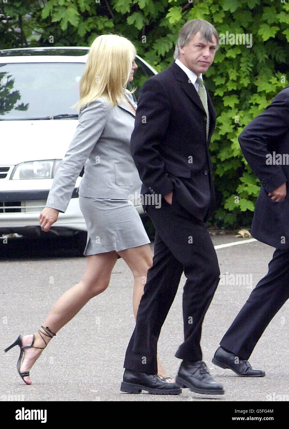 Le Dr Paul collier arrive au tribunal de justice d'Exeter à Exeter, où il doit être condamné après avoir plaidé coupable lors d'une audience antérieure à neuf accusations de réalisation de pseudo photographies indécentes d'enfants de moins de 16 ans. *collier, 42 ans, de Lympstone, dans l'est du Devon, a commis les infractions entre mars 4 et mai 17 2001 et a été poursuivi en vertu de la loi de 1978 sur la protection des enfants. Il a également admis avoir agressé deux policiers dans l'exécution de leur devoir. Banque D'Images