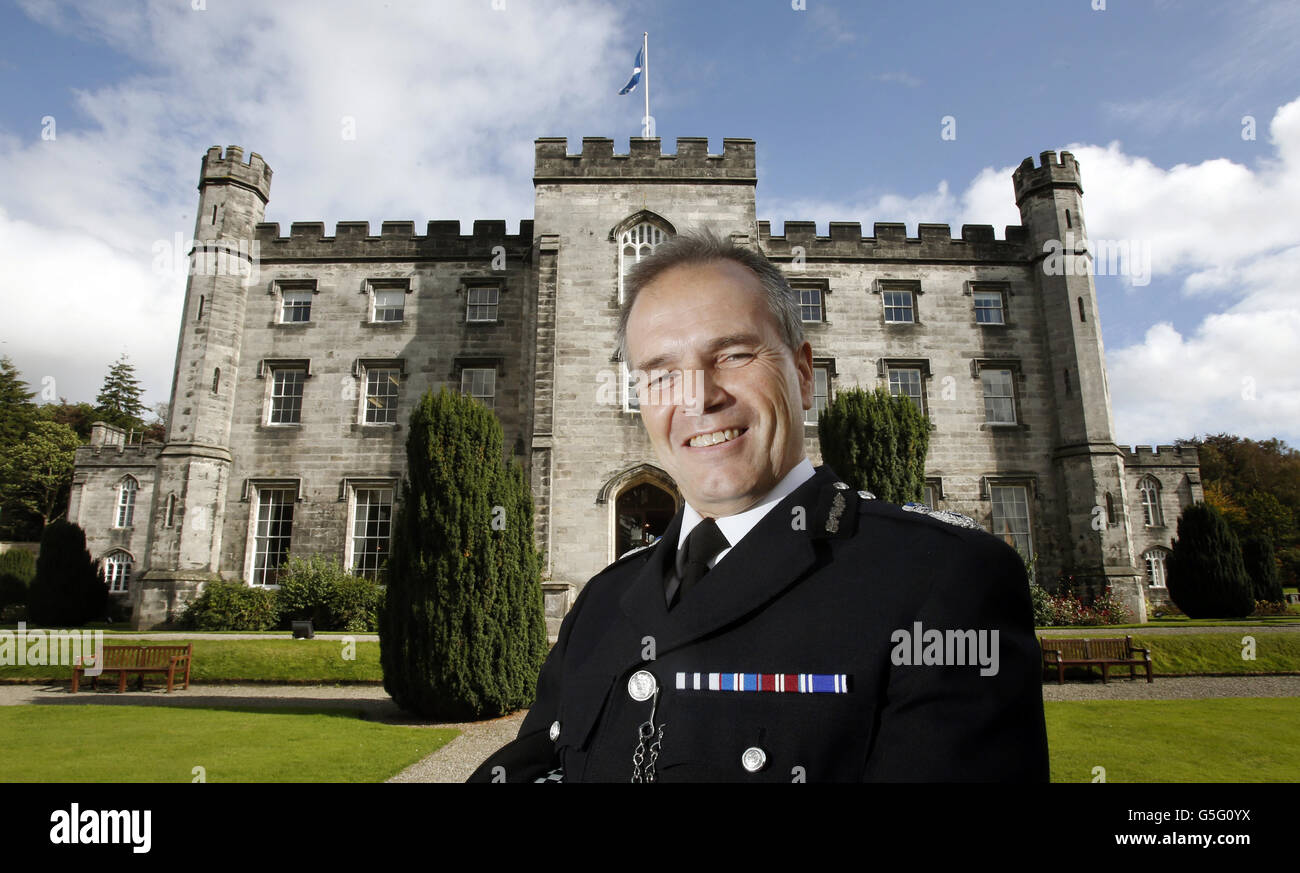 Stephen House au Scottish police College, au château de Tulliallan, après une cérémonie de prestation de serment pour devenir le chef du service de police de l'Écosse. Banque D'Images