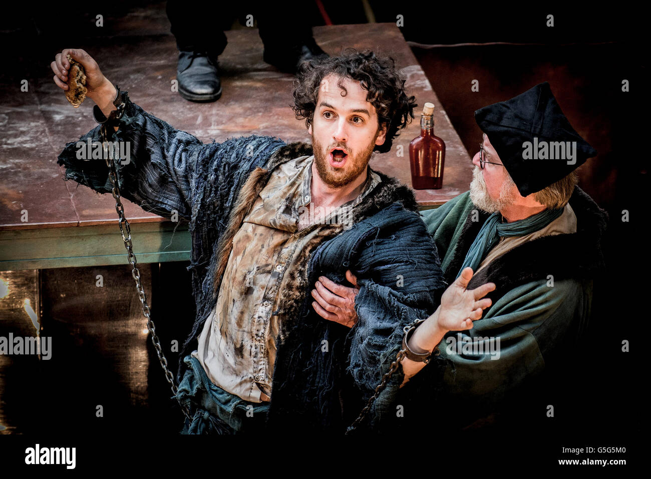 Miracle Theatre Performing at Trebah Garden Amphitheatre Cornwall. Banque D'Images Miracle Theatre Performing at Trebah Garden Amphitheatre Cornwall. Banque D'Images