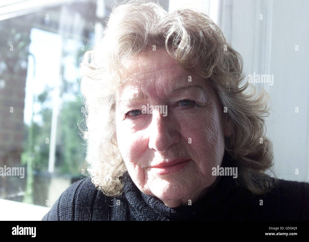 Joyce Ridley, 74 ans, mère de la journaliste Yvonne Ridley qui a eu lieu en Afghanistan chez elle à West Pelton, dans le comté de Durham. Mme Ridley a déclaré que la fille d'Yvonne, Daisy Ridley, qui aura neuf ans, a écrit au Premier ministre britannique pour lui demander de l'aider. *intervenir et obtenir la libération de sa mère, qui travaillait pour le Sunday Express lorsqu'elle a été arrêtée par les Taliban. Banque D'Images